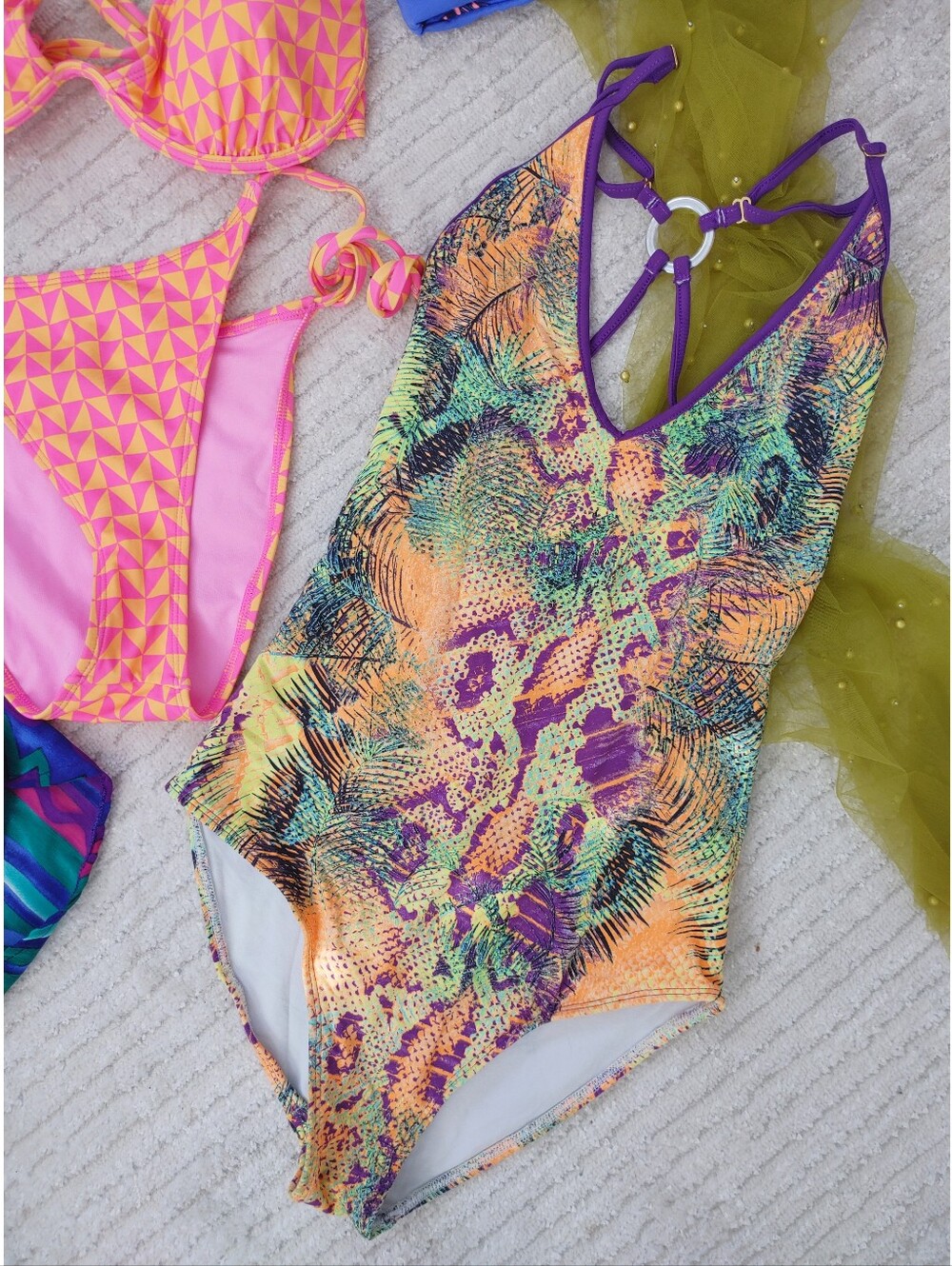 🌺 NWT Eight Brazilian swim one piece